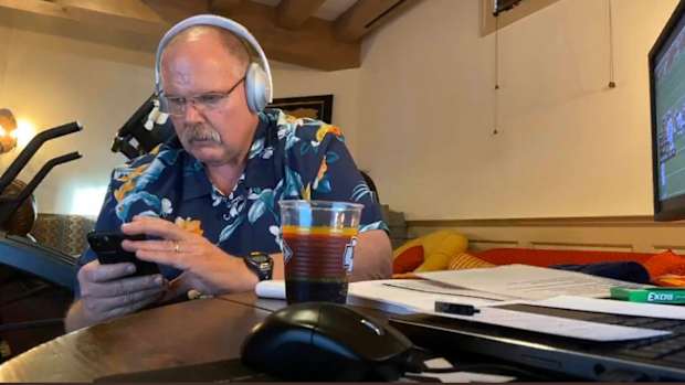 andy-reid-draft-room